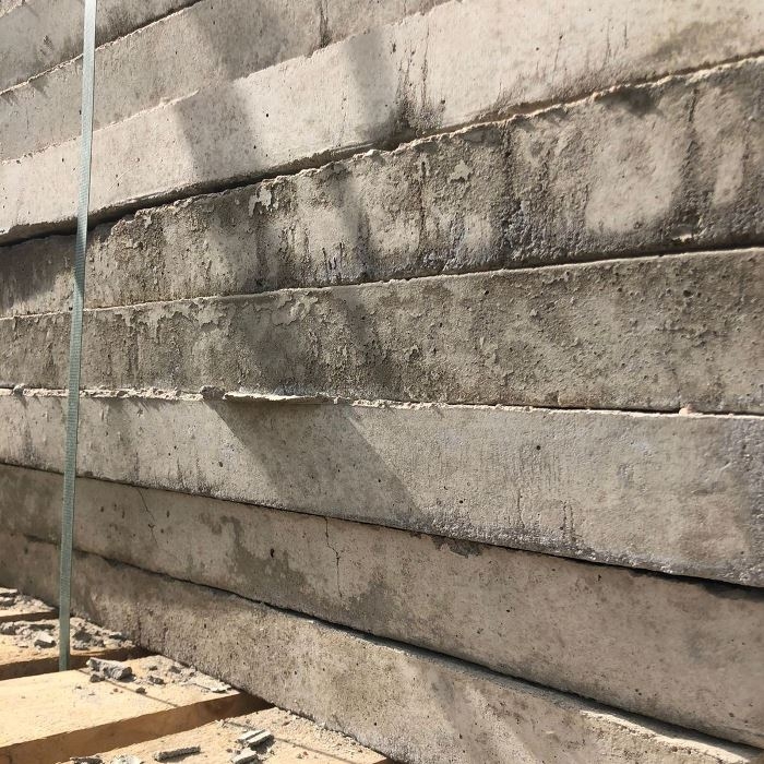 Сквозные трещины на бетонных плитах